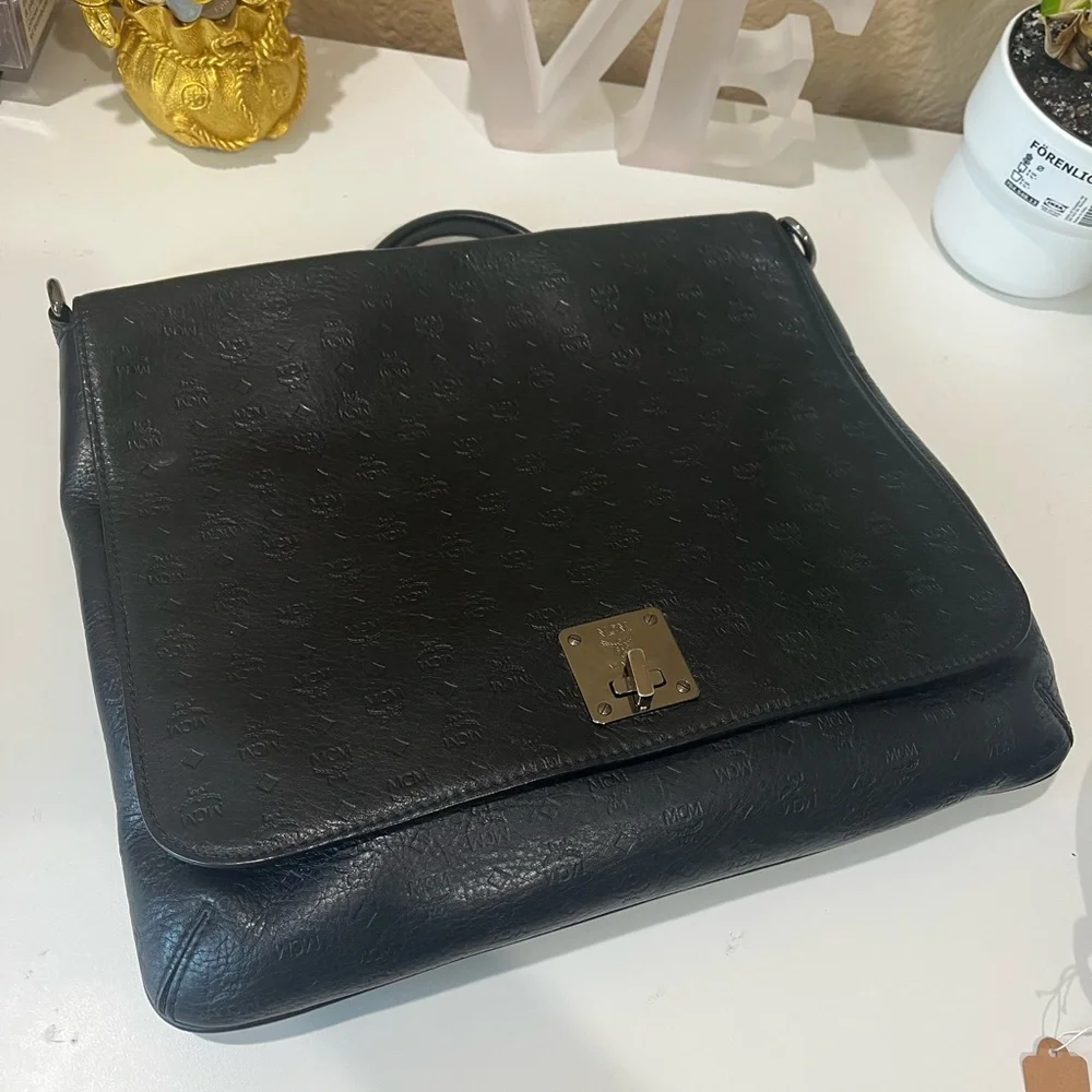 MCM BLACK EMBOSSED LEATHER MESSENGER BAG - Picture 3 of 15